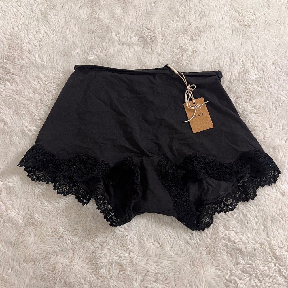 SKIMS Onyx Black Lace Trim High Waisted Shorts XS NWT Loungewear Intimates Style